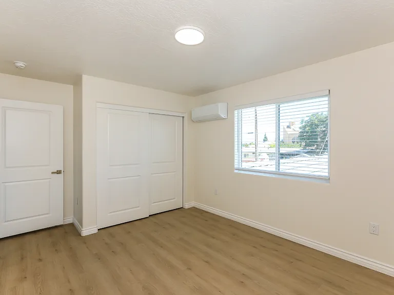 Spacious 3BR/2BA Home with Open Floor Plan, Garage & Washer/Dryer — Photo 12