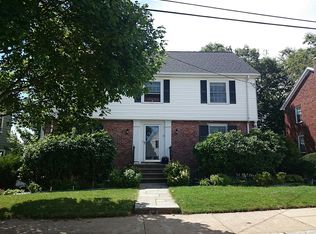 26 Greaton Rd, West Roxbury, MA 02132