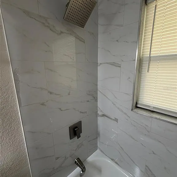 1458 Grove St — Photo 3