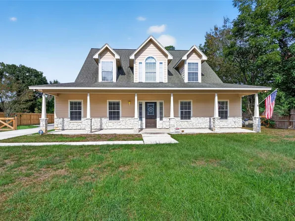 8710 Kerr Dr, Tomball, TX 77375
