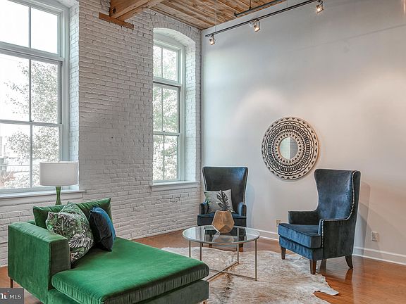 3rd image of 2551 Trenton Ave #206