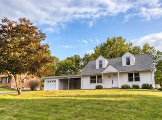 1024 Rose Hill Ln, Ballwin, MO 63021