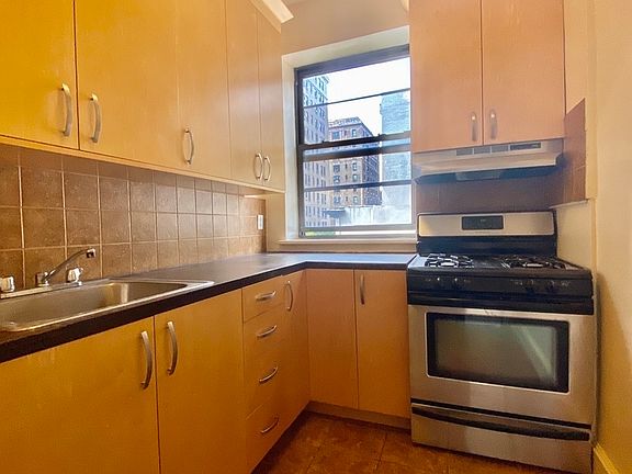 5th image of 243 W 99th St APT 5D