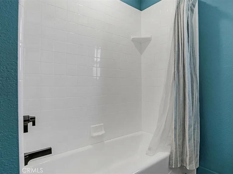 24050 Canyon Lake Dr N — Photo 24