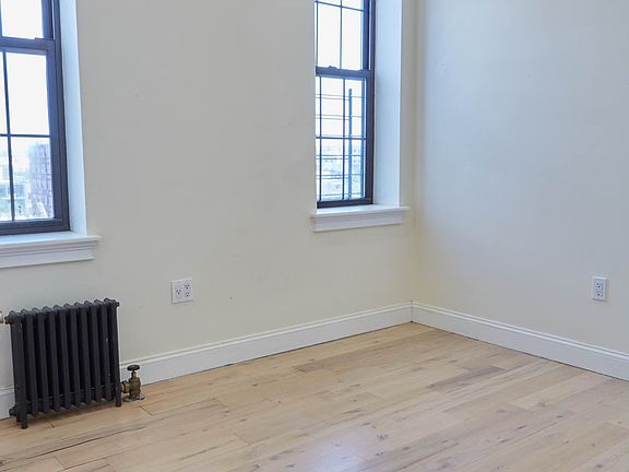 5th image of 946 Bushwick Ave #423