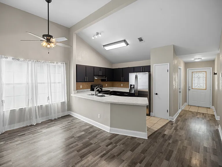 3045 Yorktown Cir — Photo 15