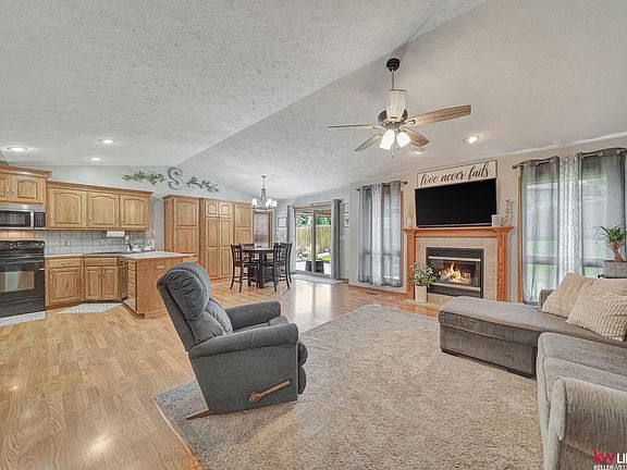 4th image of 21765 Ponderosa Dr