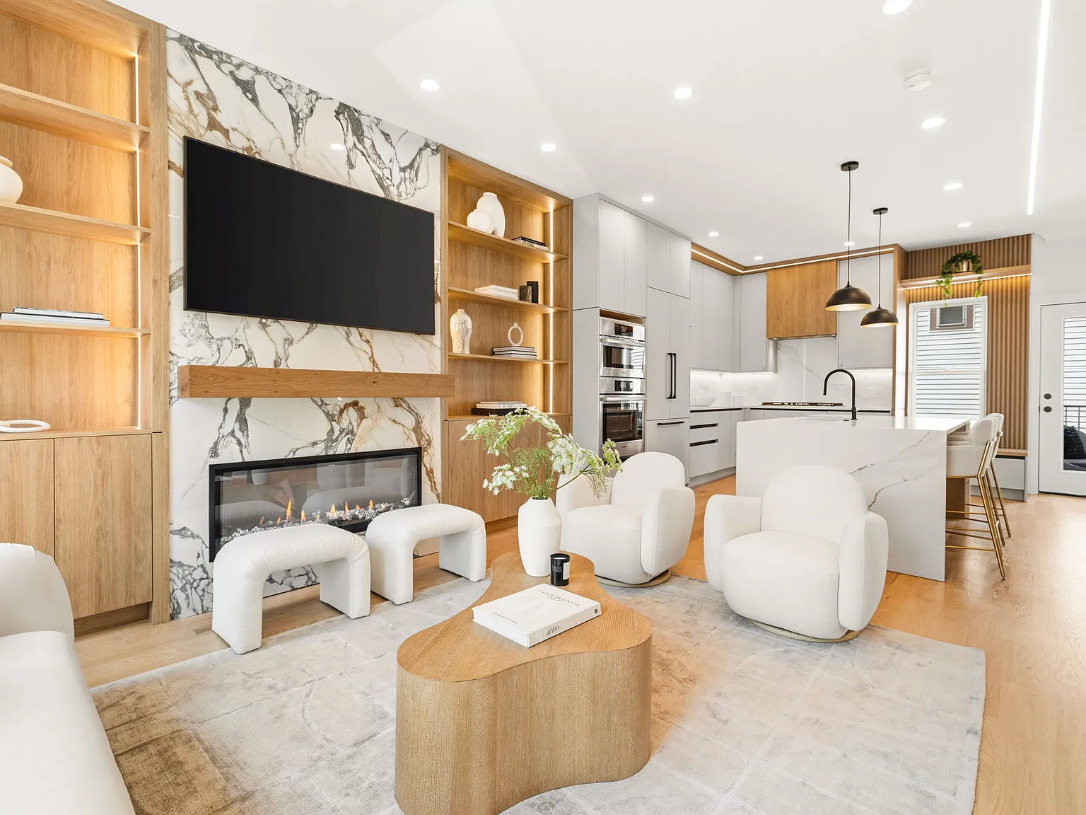 4 bed, 2046 sqft, $10,000 — Photo 1