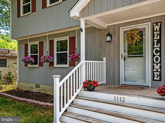 4th image of 1113 Wildwood Ln