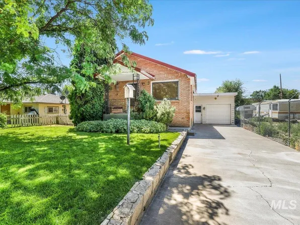 560 Oakley Ave, Burley, ID 83318