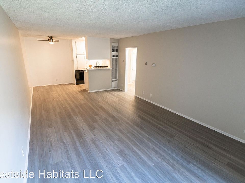 1st image of 18424 Halsted St #33