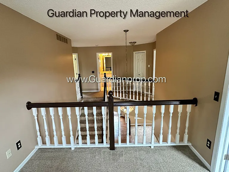 4046 Albany Cir — Photo 14