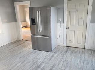 82 5th St #3, Auburn, ME 04210