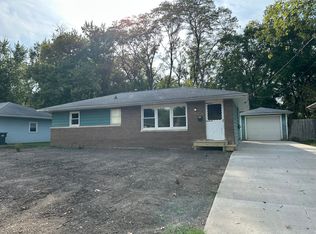 125 Arrow St, Pekin, IL 61554