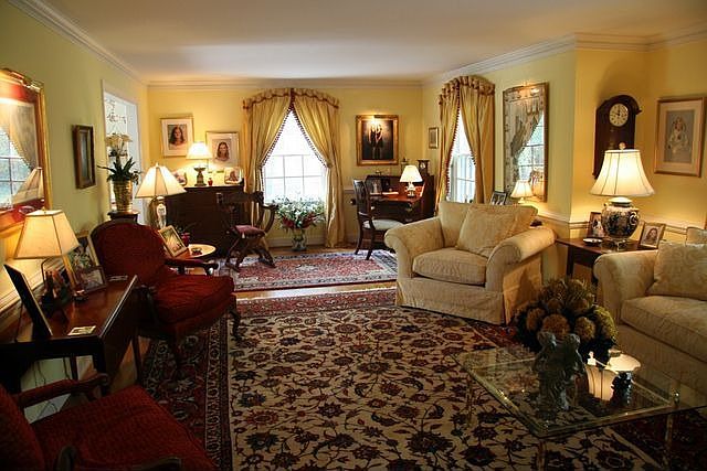 2nd image of 301 Lakeway Dr