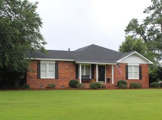 1606 Pine Needle Pl, Tifton, GA 31793