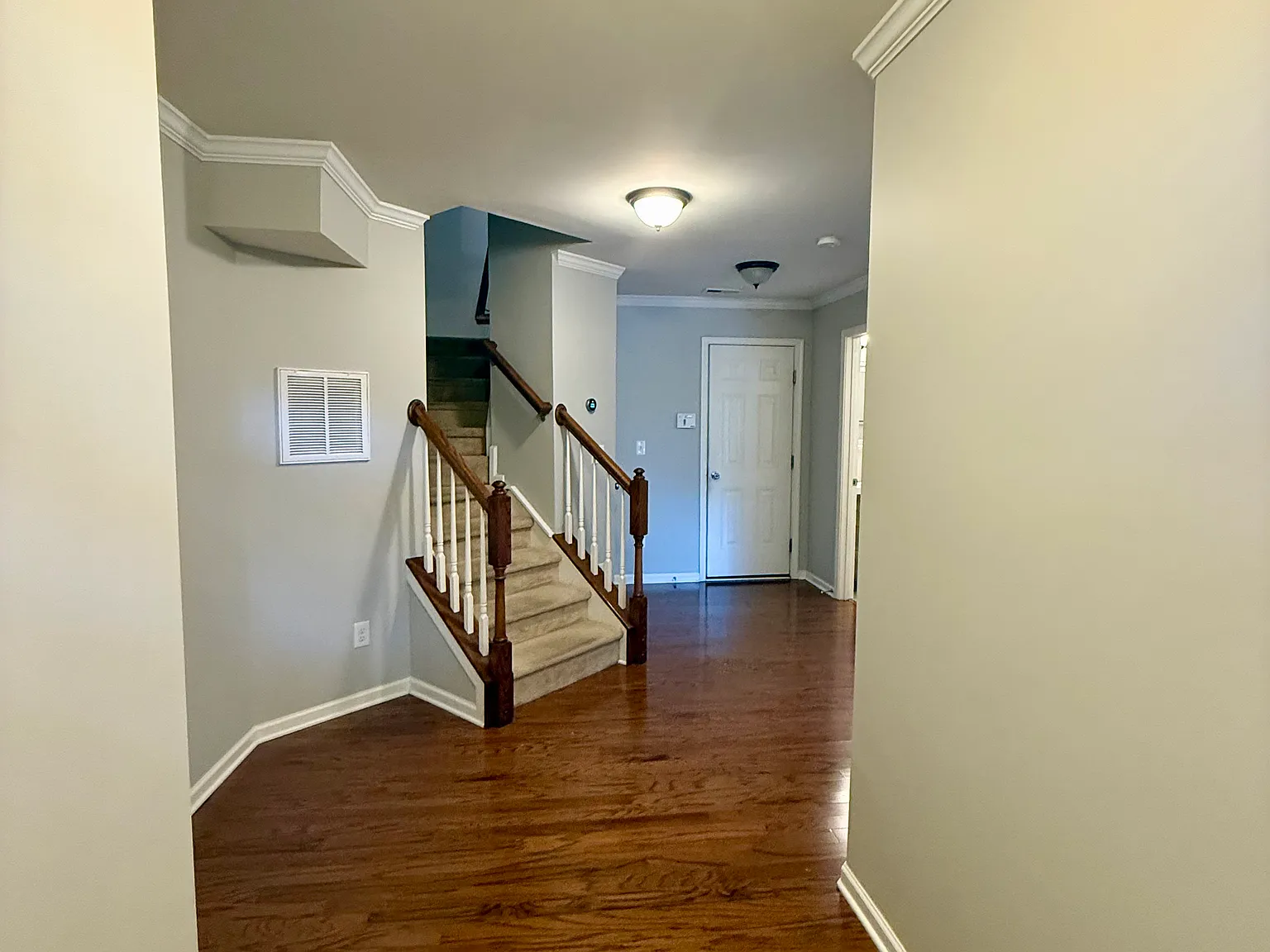 4 bed, 2331 sqft, $2,795 — Photo 4