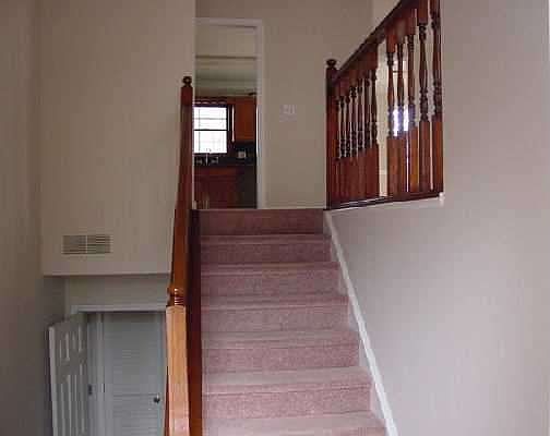 4th image of 2925 Shady Woods Cir