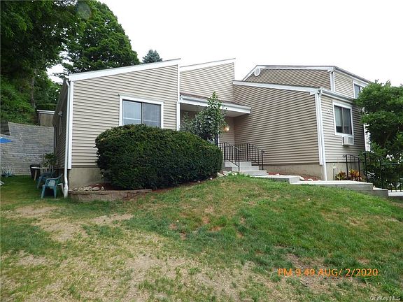 2nd image of 21 Brewster Woods Dr #21