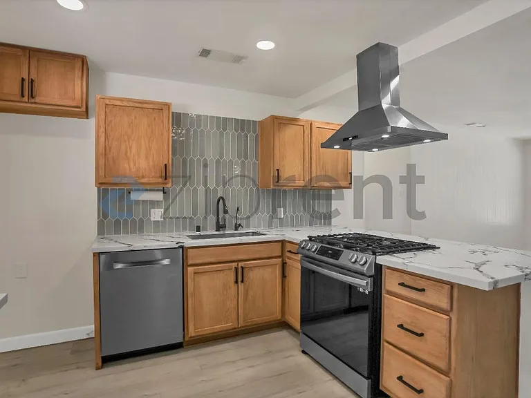 3097 W Sussex Way — Photo 22