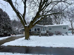 5792 Bayonne Ave, Haslett, MI 48840