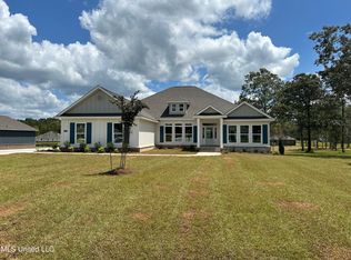 18900 Harrington Cir, Biloxi, MS 39532