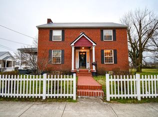 211 2nd St, Vanceburg, KY 41179