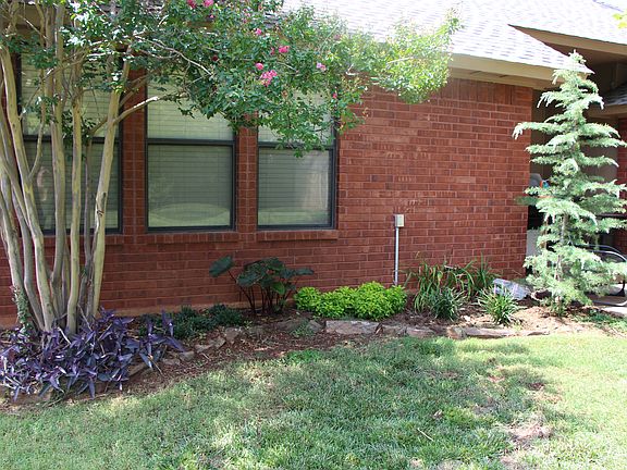 4th image of 2513 Weymouth Pl