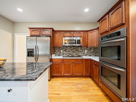 5th image of 387 Wooster Street