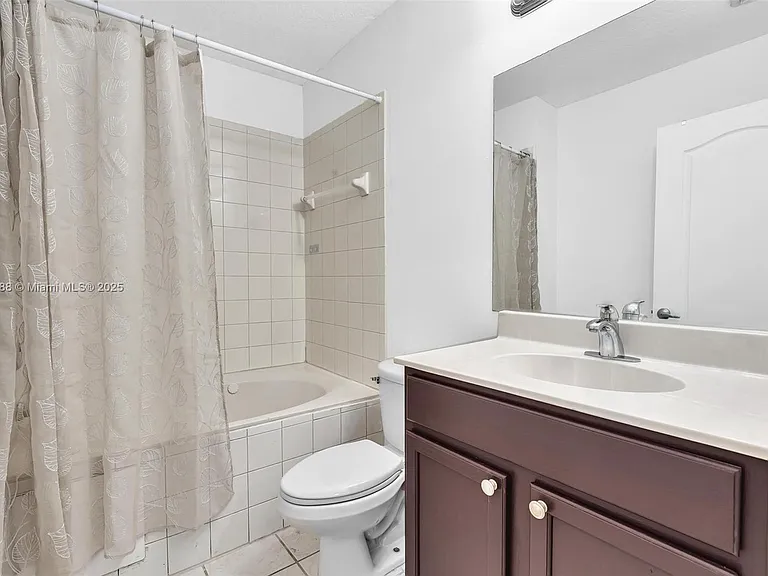 21205 NW 14th Pl — Photo 11