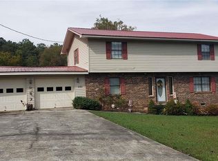 4160 Tawannah Cir E, Hokes Bluff, AL 35903