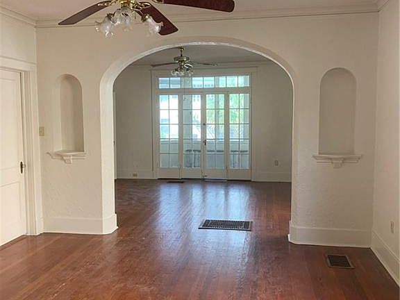 4th image of 3919 Delgado Dr