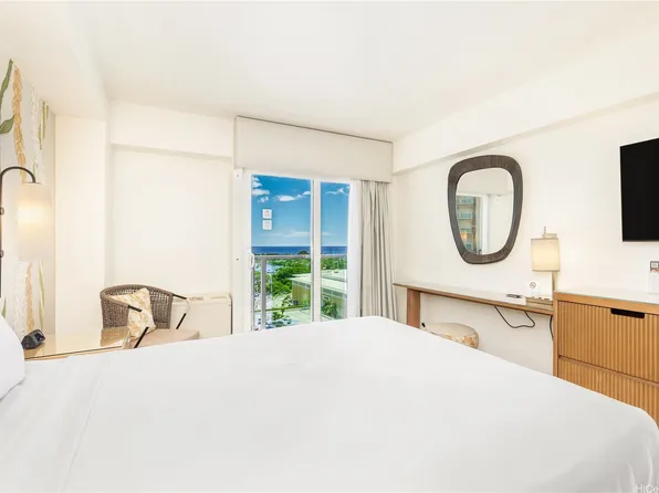 410 Atkinson Dr #1350, Honolulu, HI 96814