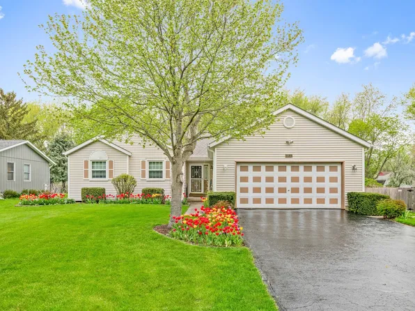 1135 Karen Dr, Somonauk, IL 60552