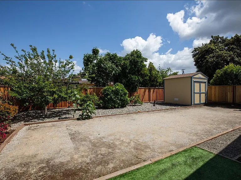 328 Stowell Ave — Photo 17