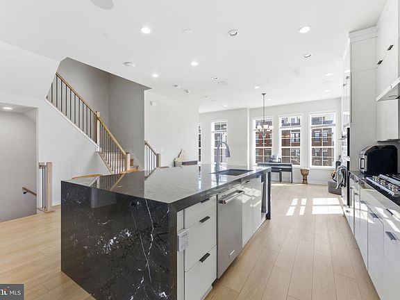 5th image of 22160 Penelope Heights Ter