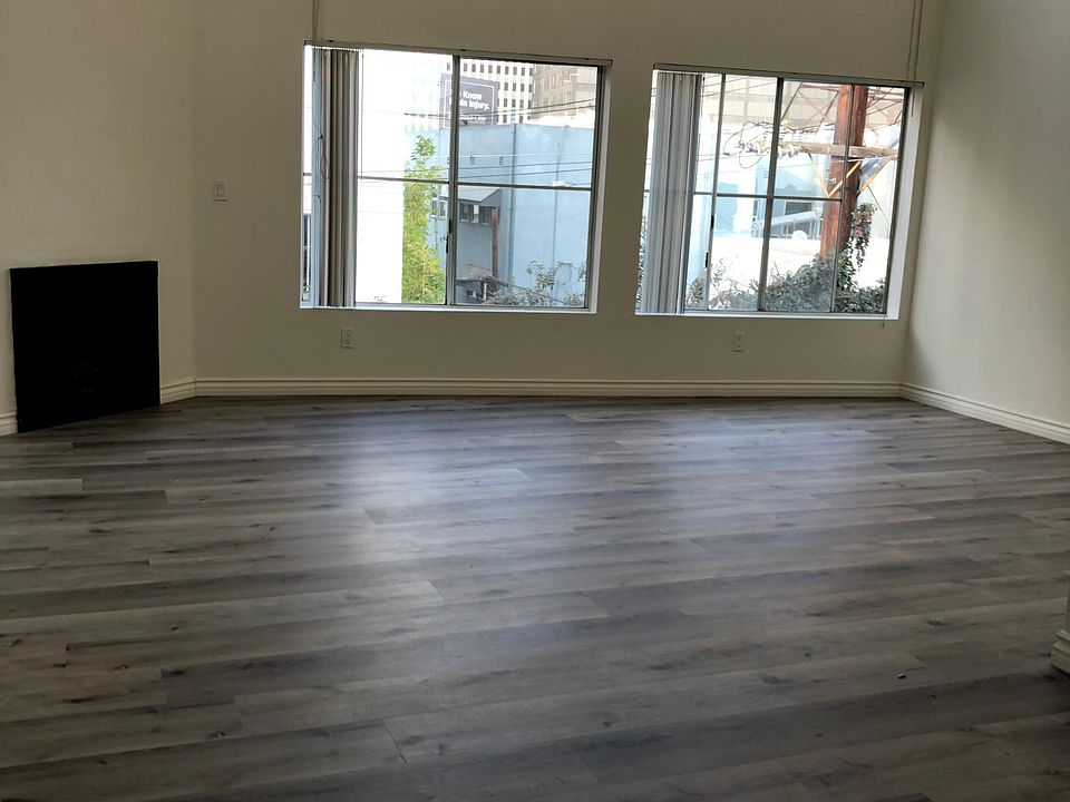 1st image of 10911 Rochester Ave #305
