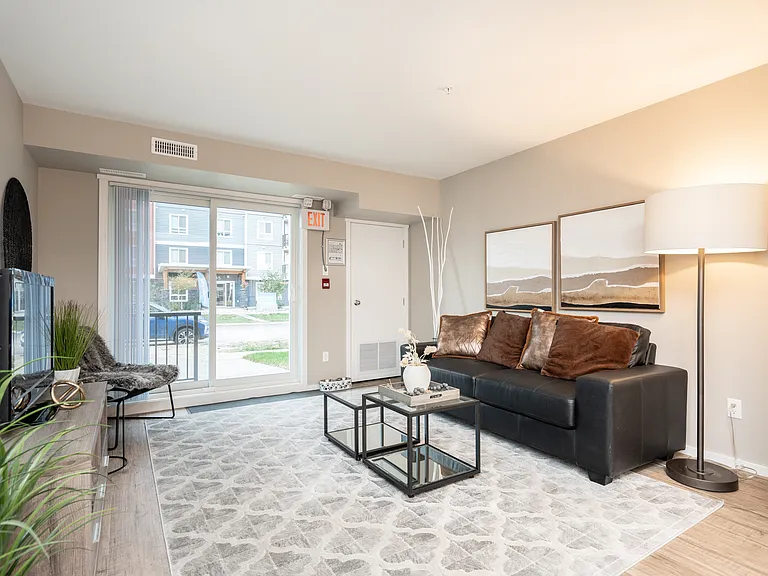 745 Ballantrae Dr — Photo 5