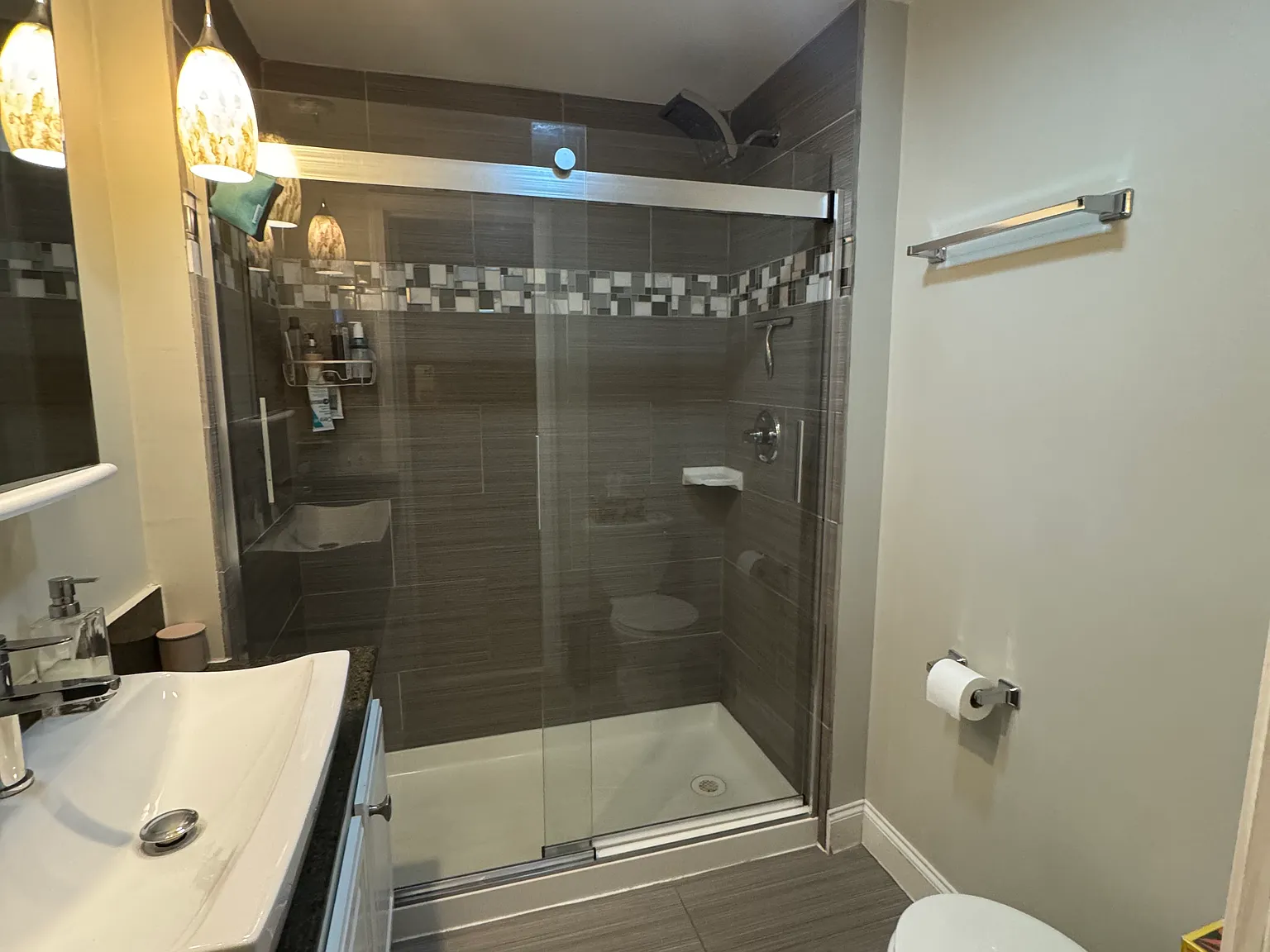 1 bed, 1250 sqft, $1,950 — Photo 3