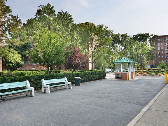 3rd image of 5600 Netherland Ave #5D