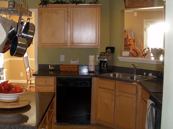 Beautiful Kitchen with Island