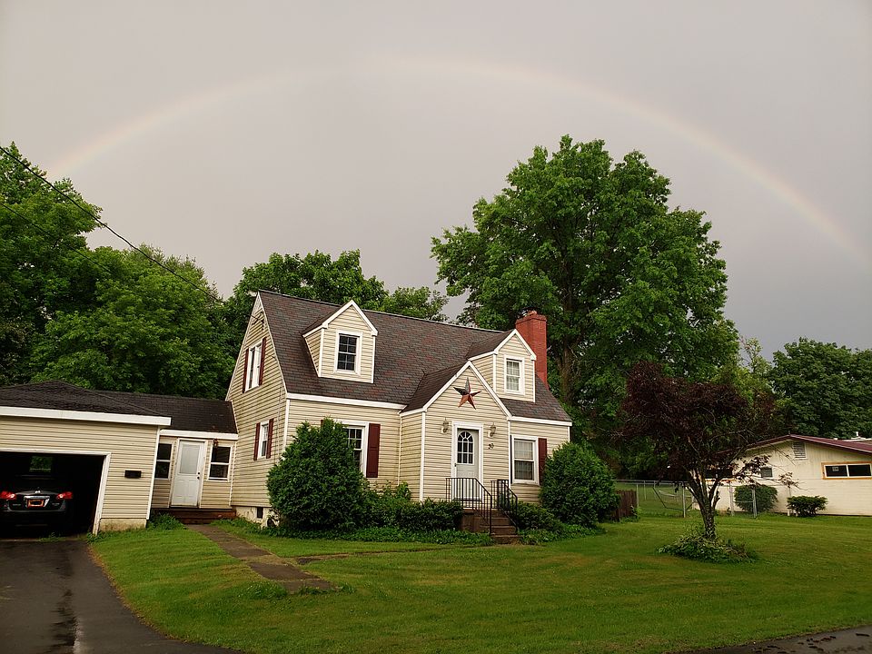 1st image of 30 Valley Dr