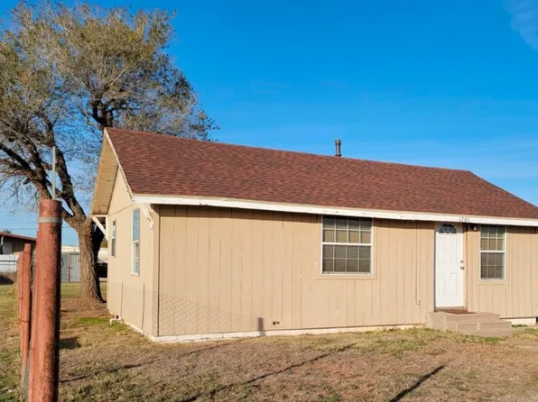 1706 W 26th St, Plainview, TX 79072