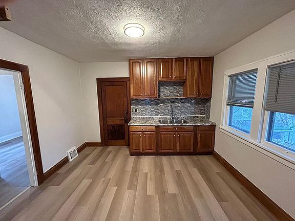 3rd image of 4319 Stickney Ave Unit 2