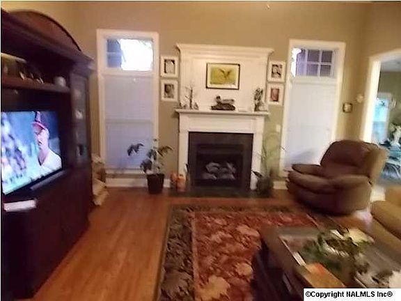 4th image of 123 Riverway Ln