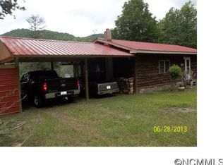 951 Spruce Flats Rd, Maggie Valley, NC 28751