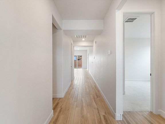 4th image of 2444 Marble Ave NE