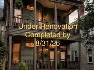 107 W 37th St, Savannah, GA 31401