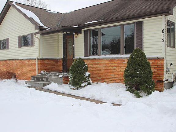 3rd image of 612 Boston Rd