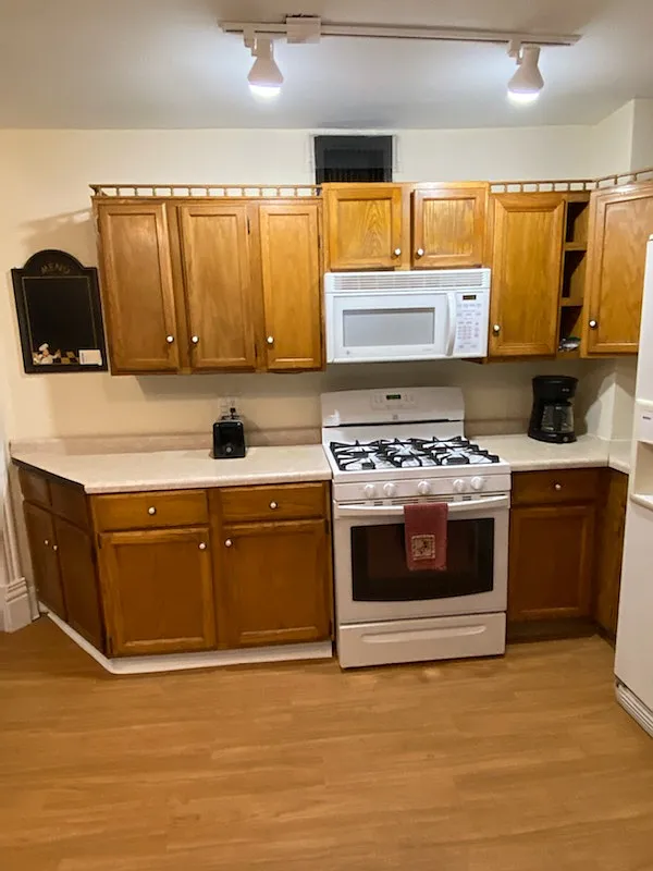 3 bed, 1065 sqft, $1,850 — Photo 2